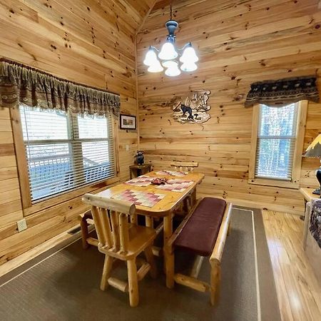 2 Bed Cabin Hot Tub Close To Helen #16 Kültér fotó