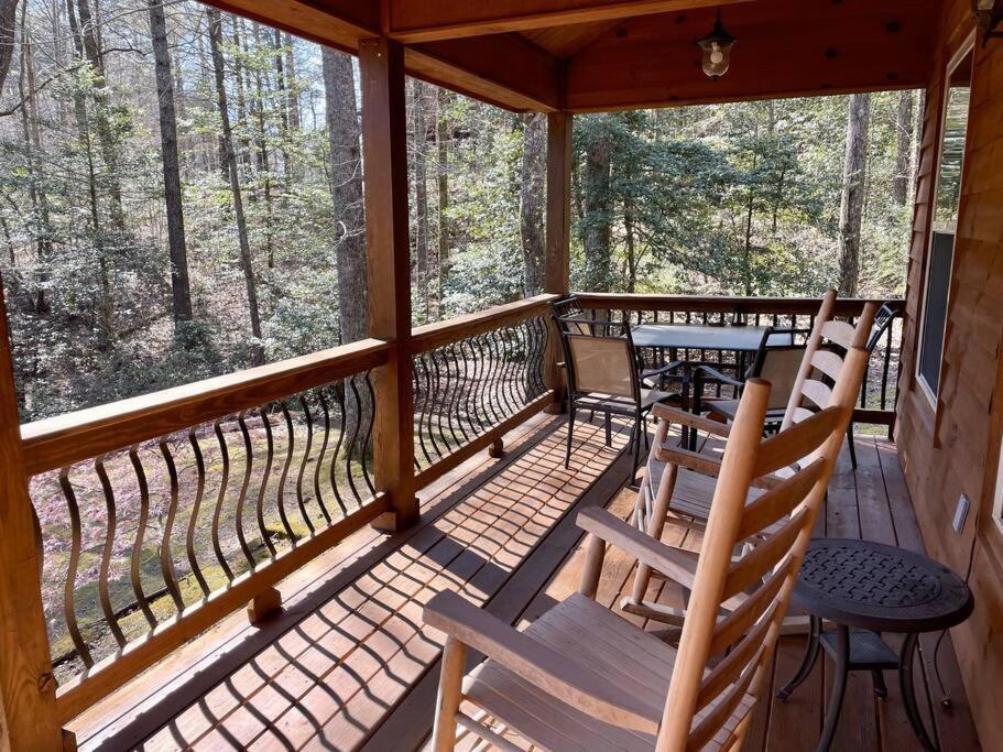 2 Bed Cabin Hot Tub Close To Helen #16 Kültér fotó