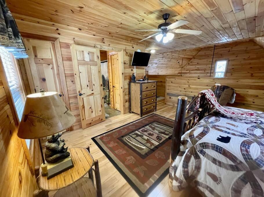 2 Bed Cabin Hot Tub Close To Helen #16 Kültér fotó