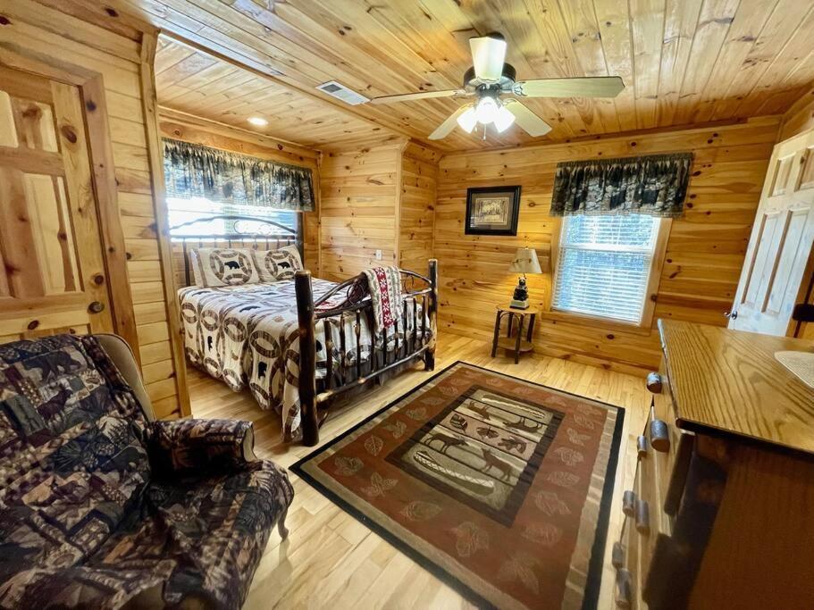 2 Bed Cabin Hot Tub Close To Helen #16 Kültér fotó