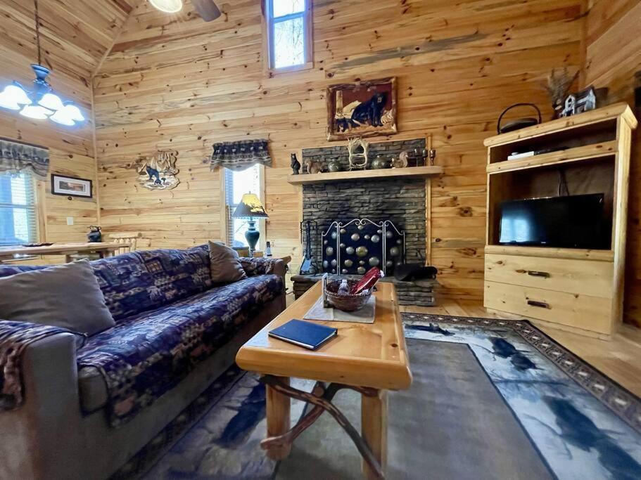2 Bed Cabin Hot Tub Close To Helen #16 Kültér fotó